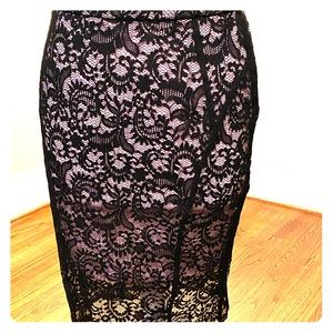 Slimming lace skirt
